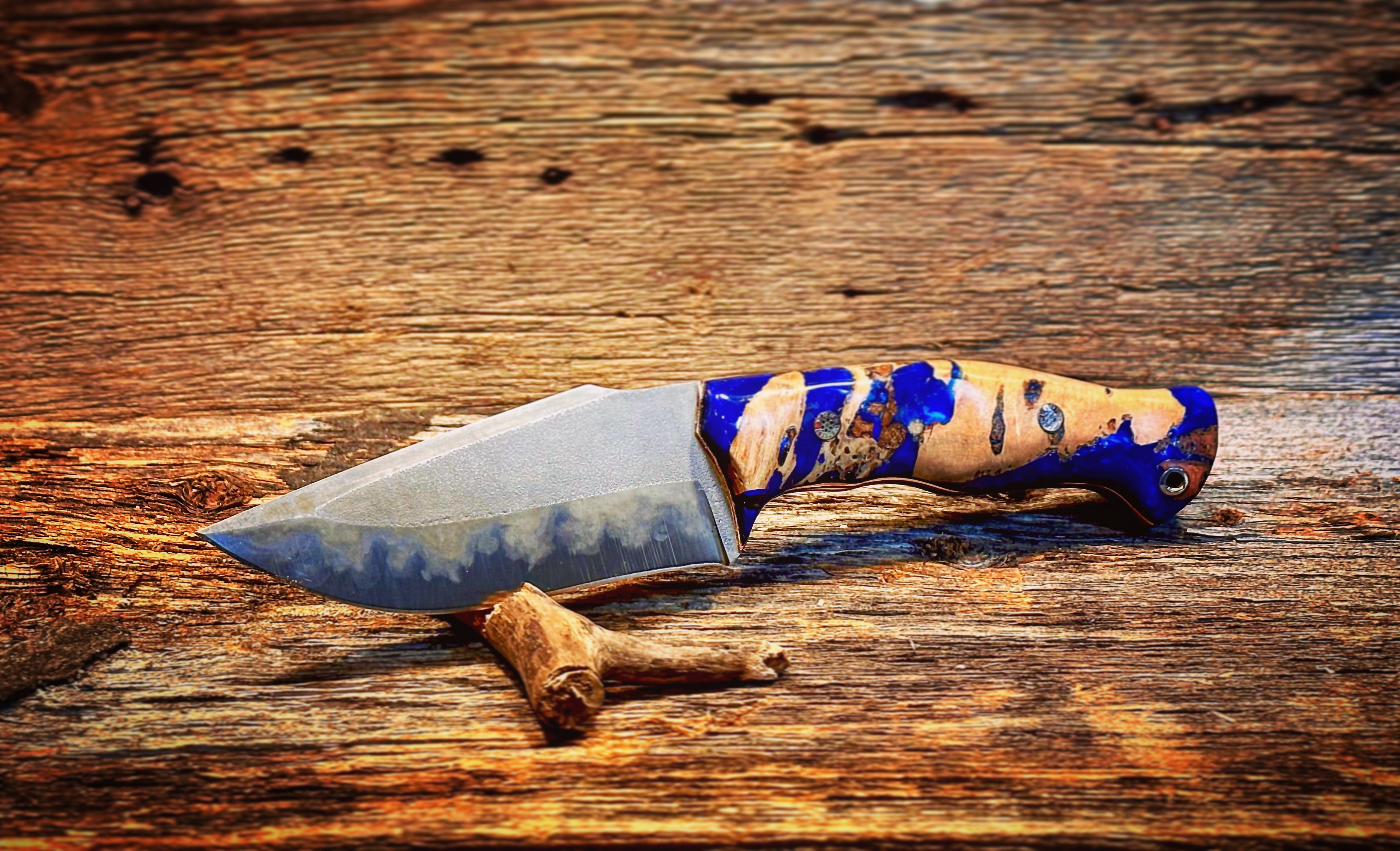 Bohler N690 stainless steel hamone finish. Stabilize Box elder burl wood 