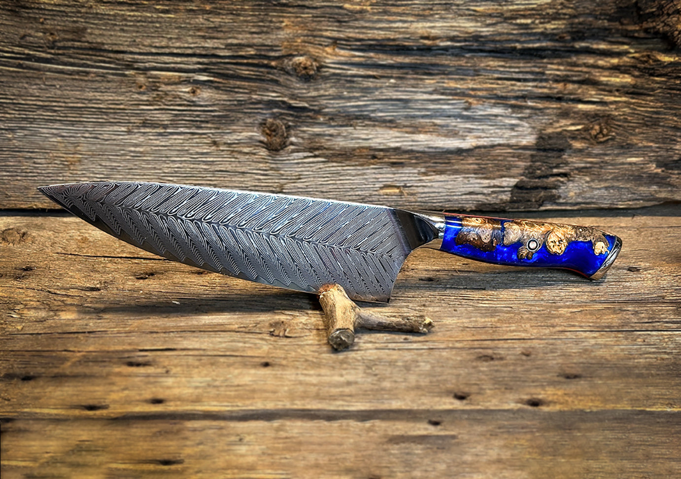 Stablize burl wood and resin knife handle with damascus steel